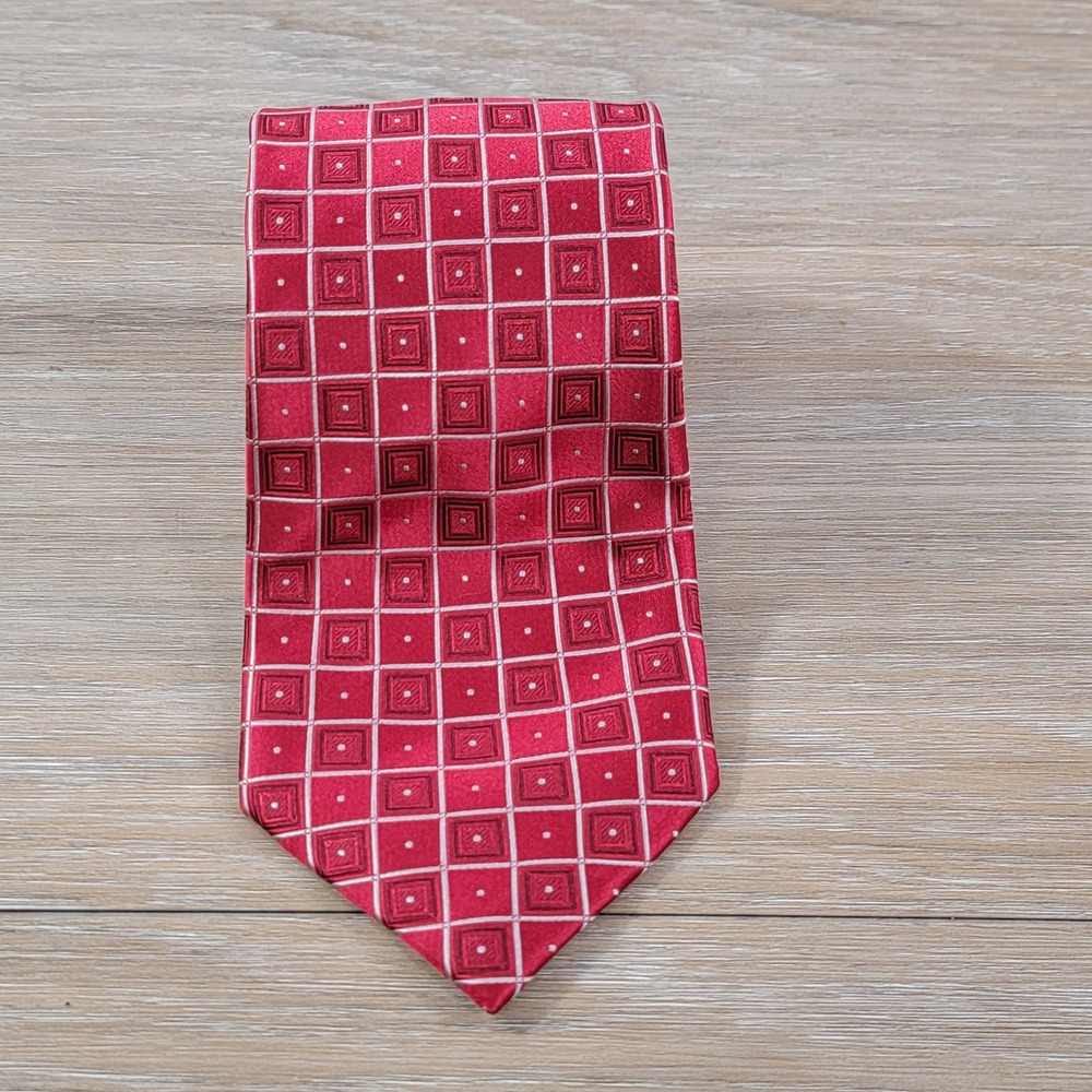 Donald J Trump Signature Collection Red Geometric Silk Mens Necktie